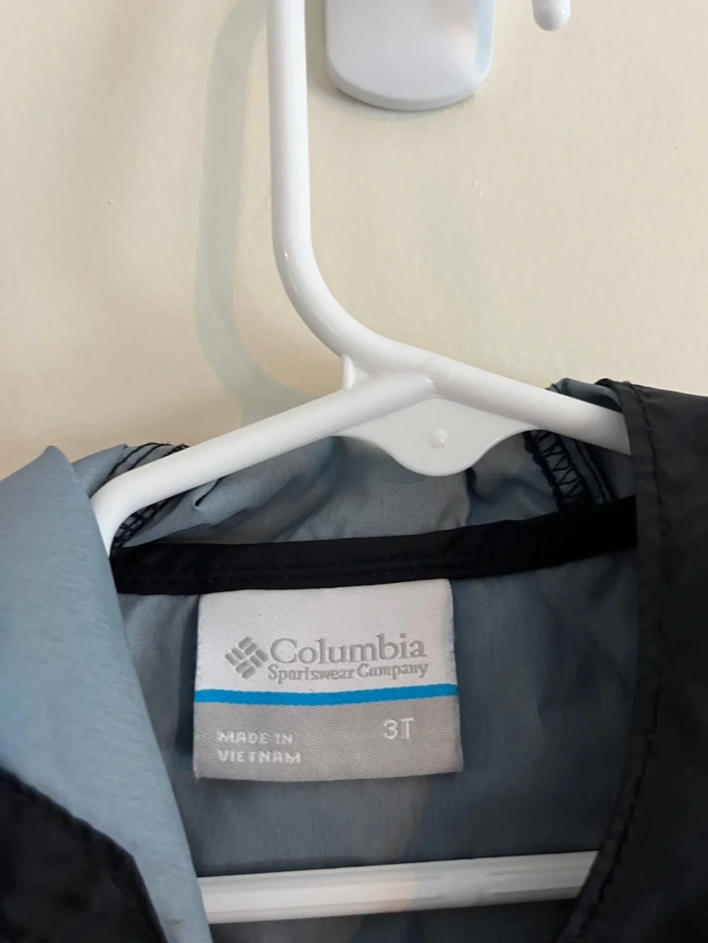Columbia Rain Jacket Windbreaker Black 3T Zip Spring Casual Layer